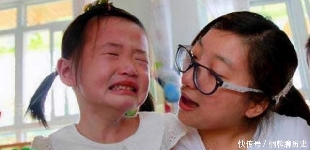 引导|幼儿园办跳蚤市场,女儿两手空空回家,宝妈质问老师后连连道歉