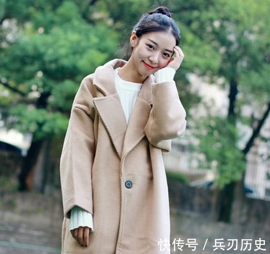 小仙女|基础款大衣想要出众？高颜值的毛衣来帮忙，让你任性扮靓