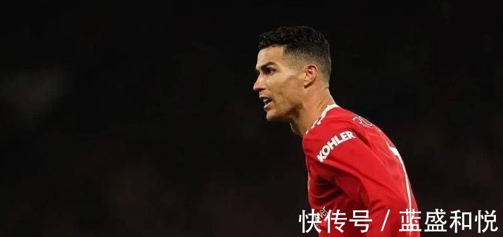 续约|曼联看走眼!续约他成最差选择,一个玻璃人爱吐饼,与C罗抢主力!