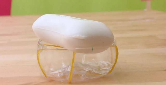 塑料瓶别扔了，简单改造一下，全家抢着用