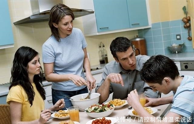 就算|“就算吃炒饭，也得有牌面”，好的家庭教育不过是一顿饭的功夫