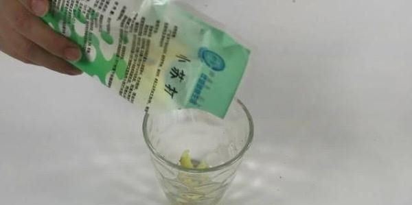水龙头|生姜和小苏打一起泡太厉害了,一年省下几百块,作用真的太神奇了