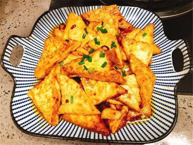 料汁|香煎豆腐怎样做出大厨口味？掌握对了方法，香酥可口巨好吃