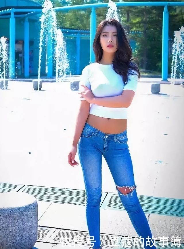 牛仔裤|牛仔裤和辣妈很配,搭配墨镜也很合适,还能穿出明星气质!