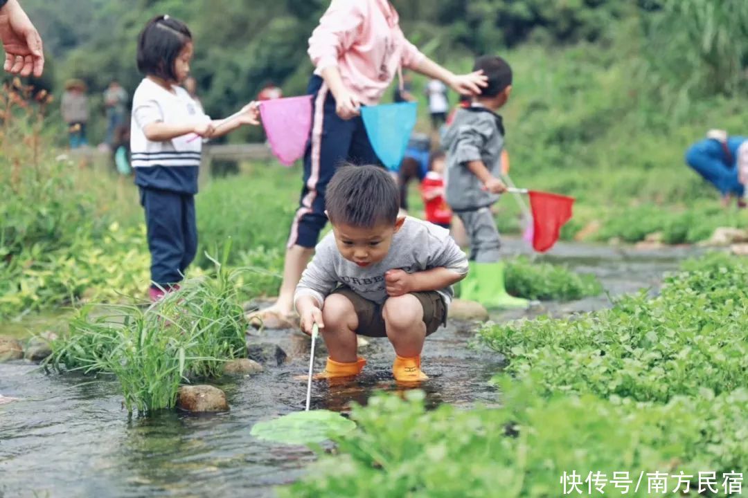 暖心|他用2年时间一桌一椅做出广州从化最暖心民宿，好美好玩丨菁木山