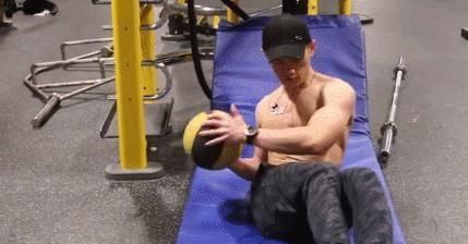 动作|你想锻炼腹肌吗?教你用几个动作锻炼腹肌,练出好身材