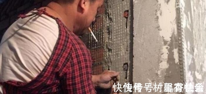 师傅|砌完墙,师傅拿来一包钉子让加50块,朋友看到让我赶紧答应