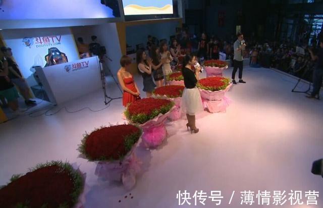 尹素婉|斗鱼远古一姐COS阿狸引围观,难怪神豪愿意送9999朵玫瑰给她