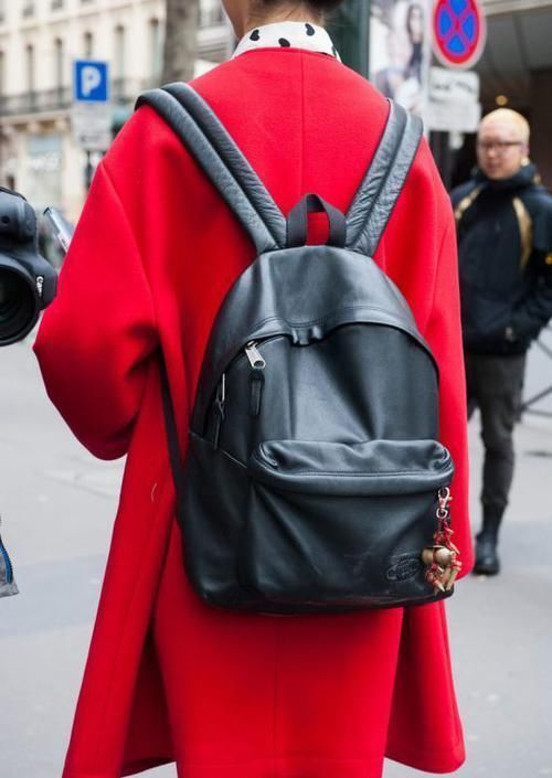 找回童年的天真无邪,背双肩包出门就对了,实用又时髦