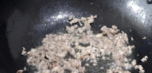 教你麻婆豆腐的家常做法,色泽红亮,豆腐嫩滑不碎,配米饭太香了