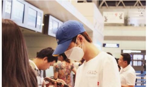 h王一博《街舞4》定檔，HAPPY啵絲DAY，大型狂歡現場高燃開始