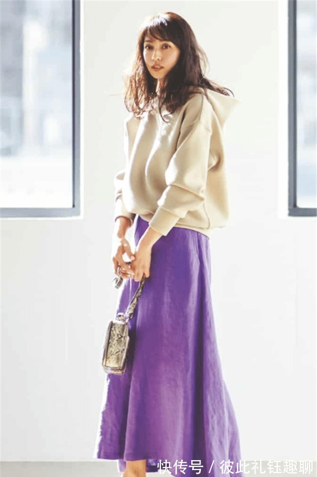 风衣|今年终于不流行穿“风衣”了!这才是秋天正确的打开方式,真气质