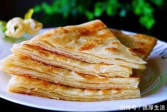 面团|烙饼时,直接开始烙就错了,要多加这一步,饼才会柔软起层