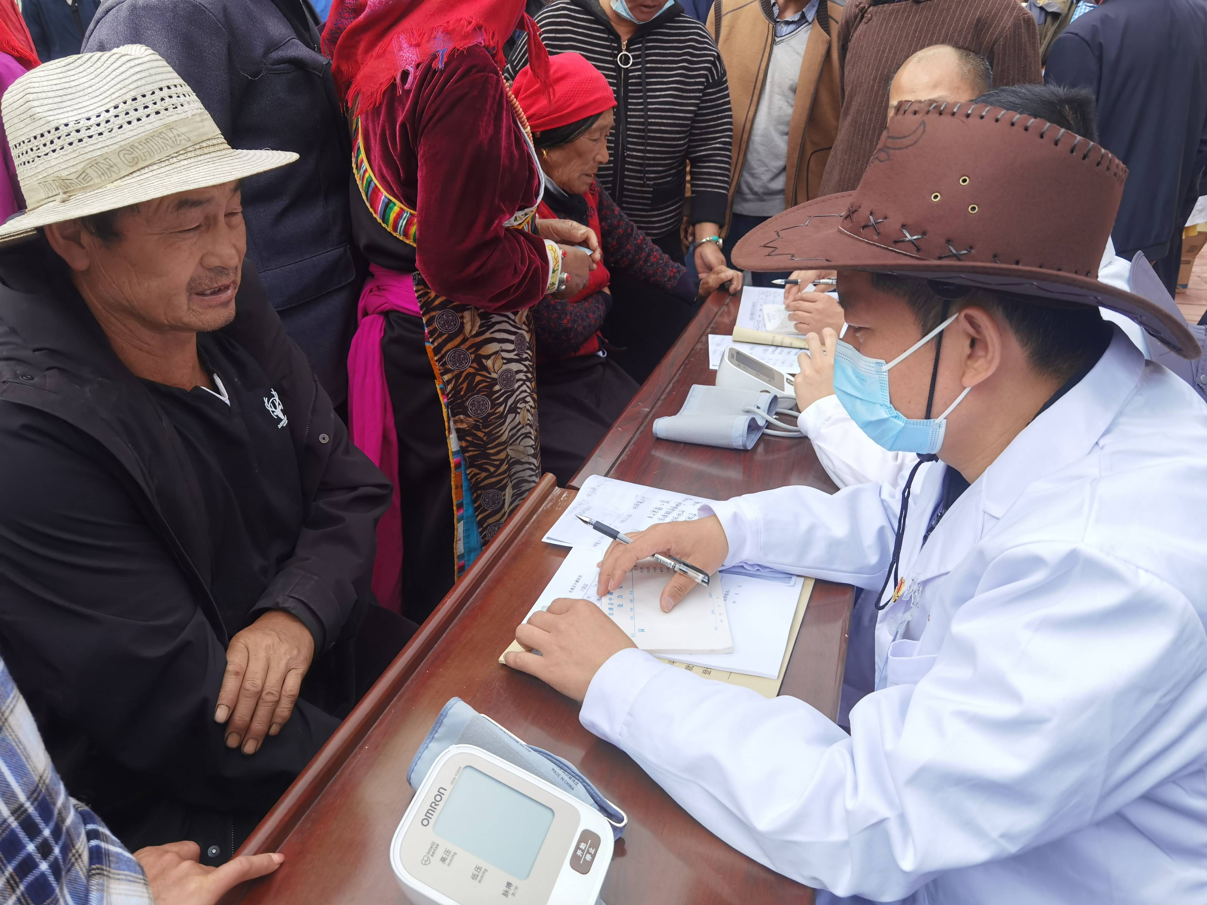 李医生|微针刀缓解“大顽疾”！桐乡这名医生为松潘带去了……