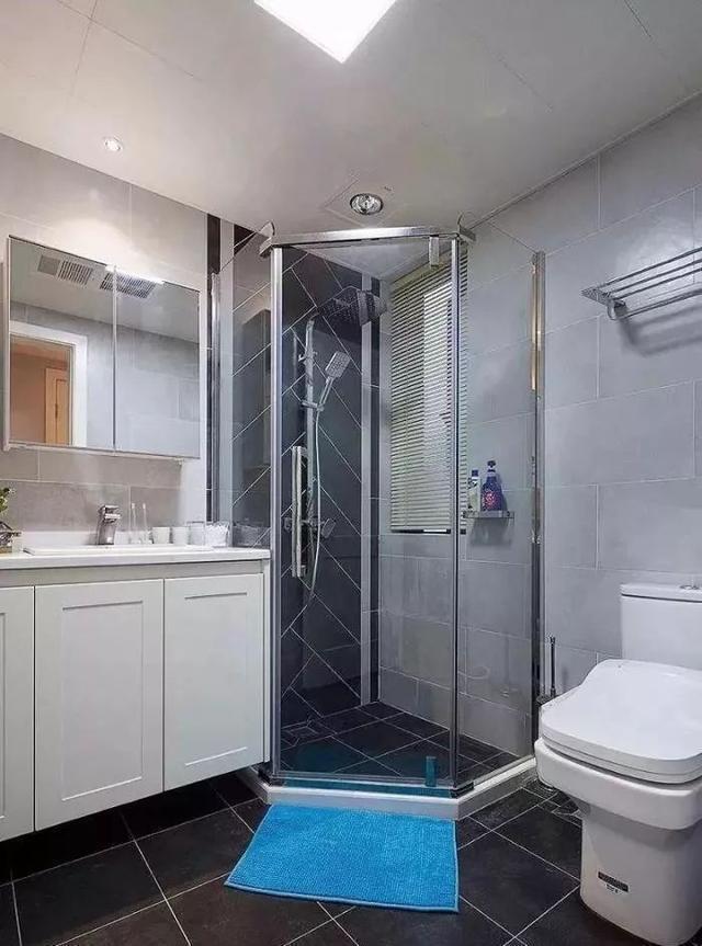 卫生间隔|卫生间就这样装非常漂亮,洗澡也方便,一天连洗三次都不过瘾