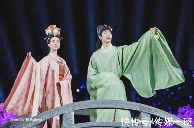 花絮|央視中秋晚會(huì)后臺(tái)花絮:撒貝寧耍寶搶鏡頭，蕭敬騰一來(lái)西昌就下雨