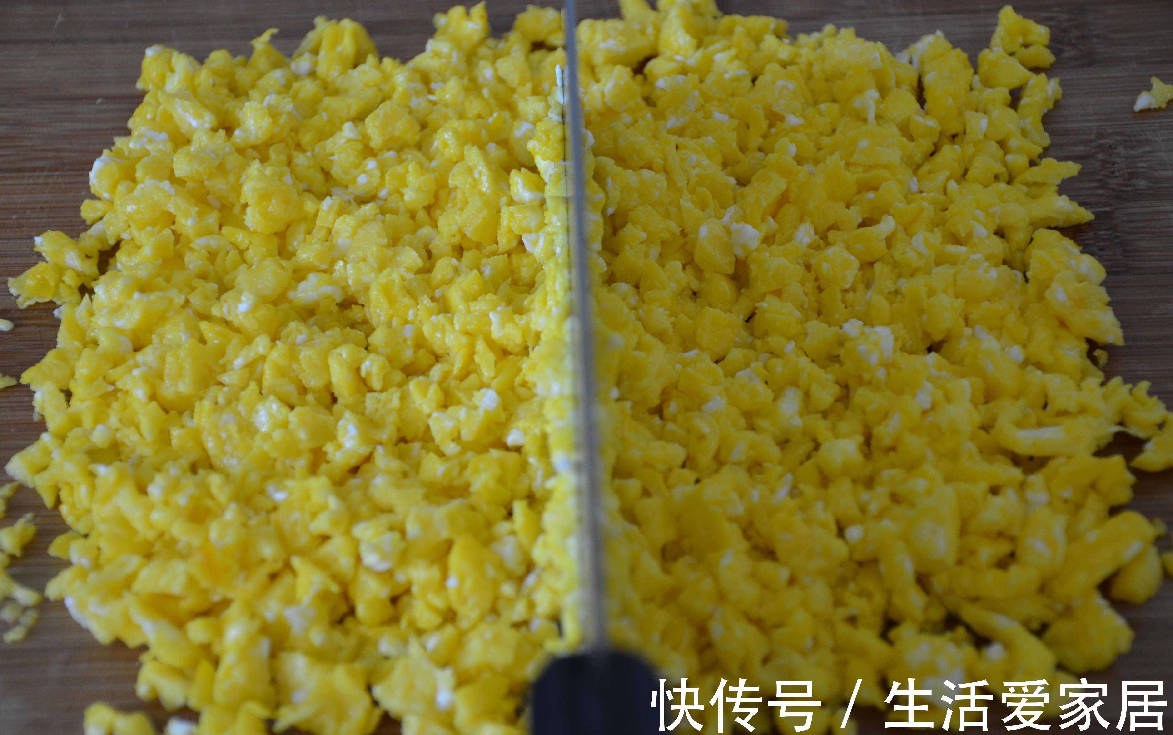 无油版的烙韭菜盒子，无油更健康，外酥里鲜，大人孩子都说好吃