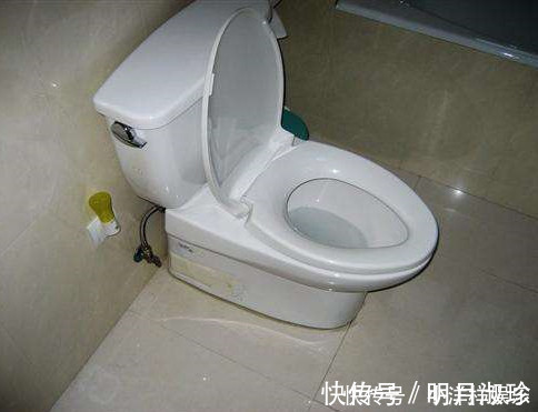 小苏打|马桶有污垢怎么办，教你几招清洁方法立刻变新！