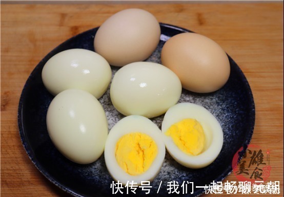 米醋|原来水煮鸡蛋有绝招，只需多加一步，鸡蛋又香又嫩，壳一碰就掉