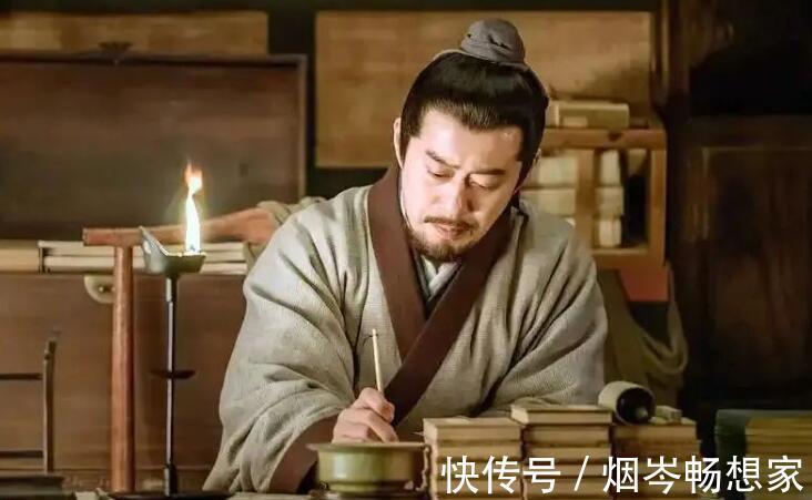 蜻蜓!才女出上联“进进出出,黑夜尽头方见日”,书生的下联堪称经典