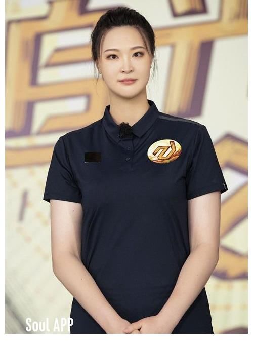 邓亚萍惠若琪薛晨暖心加盟《追光吧！》首次公演舞台致敬体育精神