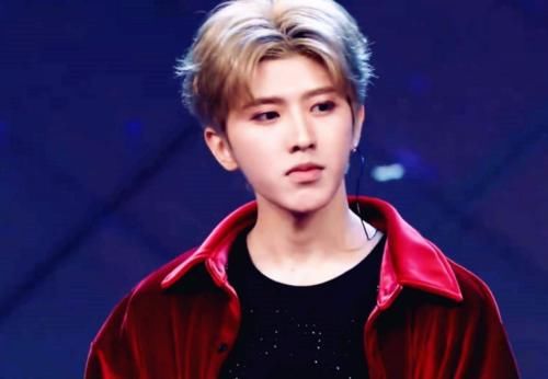 芒果台晚会嘉宾阵容,蔡徐坤将和他同台比拼,顶流男团也加盟其中