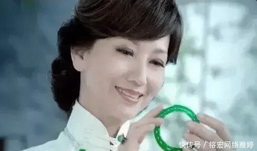 首饰|千万别这么戴翡翠首饰,不仅会毁了翡翠,更会毁了你自己!