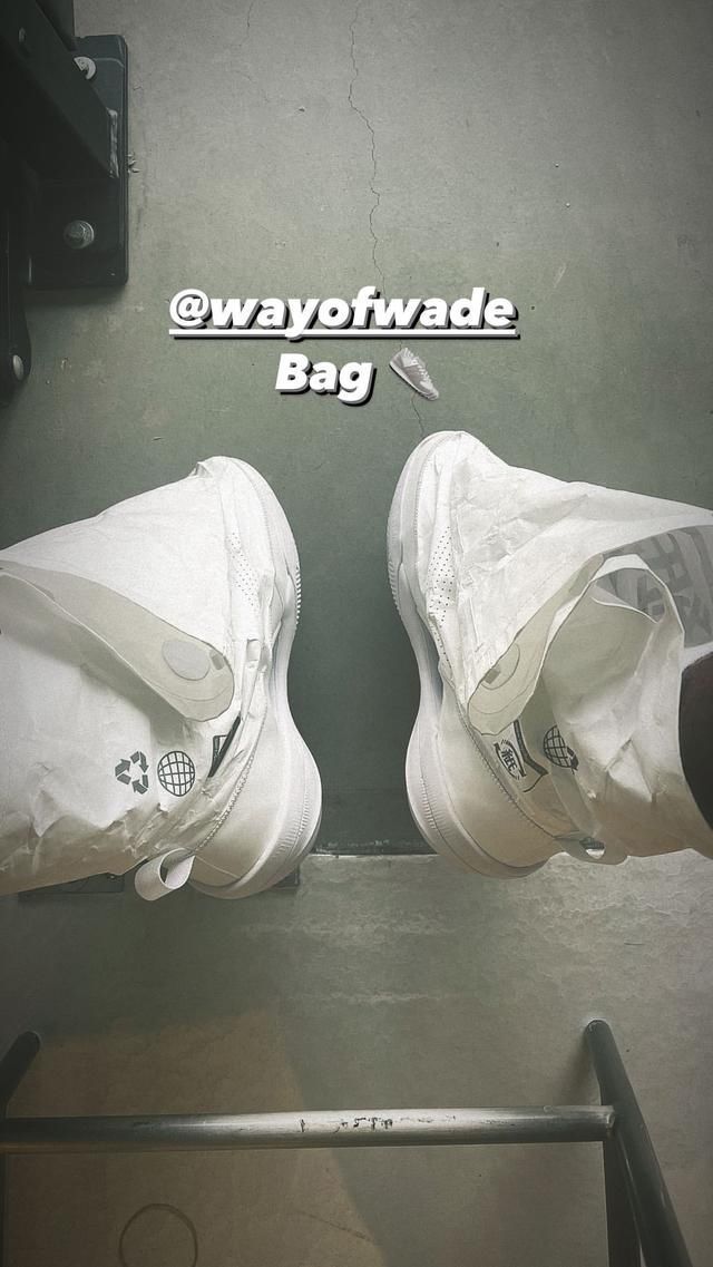 外层 又让他装到了!韦德上脚「纸袋鞋」真骚!设计师:还有八种玩法