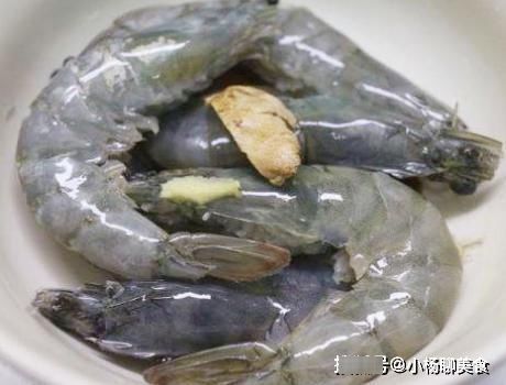 原来椒盐虾做法如此简单,外酥里嫩咸香入味,学会不用去饭店了