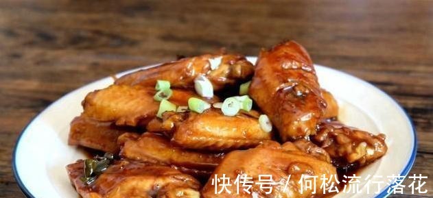 生姜片|做红烧鸡翅,不要直接炖,多做两步,鸡翅香浓不腥,教您详细做法!