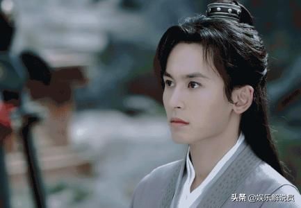 张哲瀚晒照录制新歌，网友万分期待：这是在准备新的惊喜？