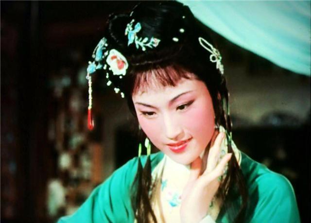 薛宝钗$红楼梦：刘姥姥二进荣国府，有四个人对她恨之入骨，至死不愿再见