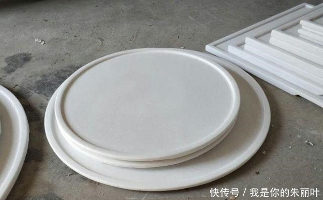 养花|大爷用石头、盘子来养花,布局造景,这就是山水盆景的魅力!