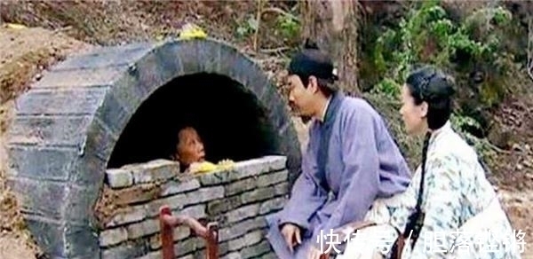 孝道$“瓦罐坟”到底有多残忍?子女把老人送进坟墓,每送一餐就填一块砖