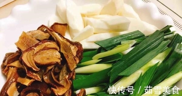 菌子|这菜只在这个季节才有，比肉还贵，常常供不应求，孩子常吃身体好