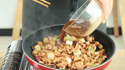 鸡腿肉|宫保鸡丁怎么做?很多人第一步就错了,掌握好这1步是关键