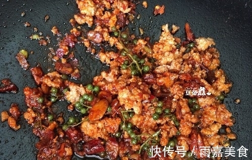 豆腐与此物是绝配,连吃四天也不腻,十块钱不到,营养又好吃