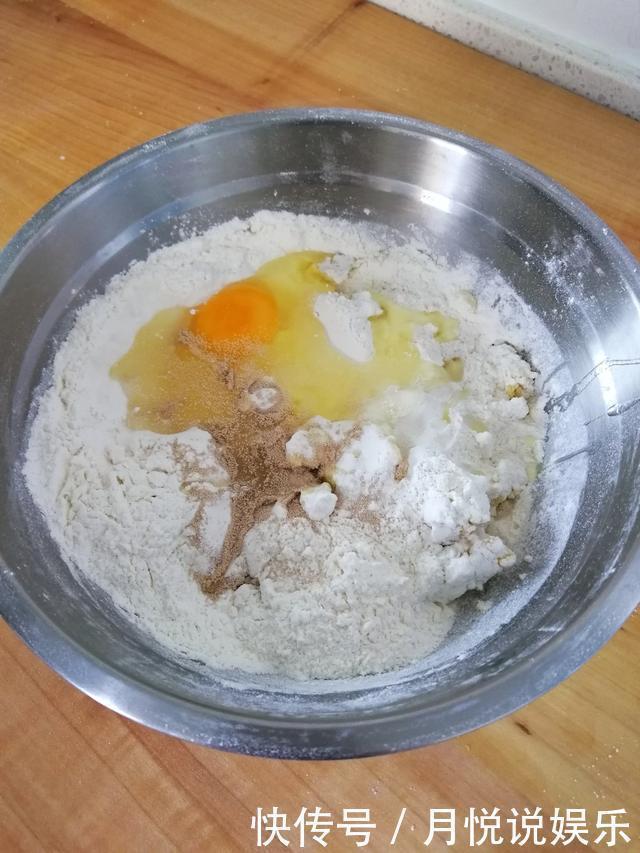 玉米面新吃法,不加油不加糖,不蒸不烙,味道香酥,吃一次还想吃