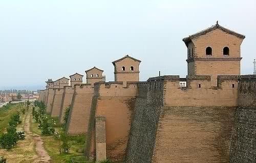 城墙|中国因何不与中世纪欧洲一样修建城堡，皇帝：谁建谁死