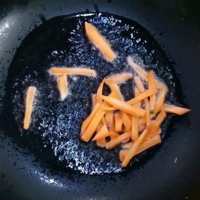 莴笋炒平菇，鲜倒眉毛，你吃过吗？