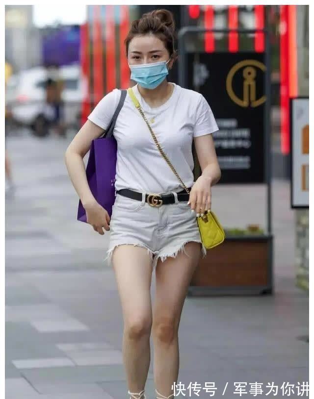 紧身|十足的气质美女，成熟低调大方，散发出迷人的气质太爱了！