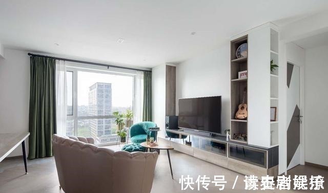 中式|走进她家,才知大平顶配大白墙有多清爽,一人独居过得轻松又舒适!