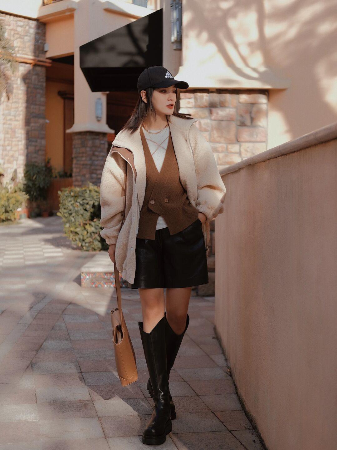 驼色|今年冬季火了种单品,叫“羊羔毛外套”,舒适潮流可以照着穿