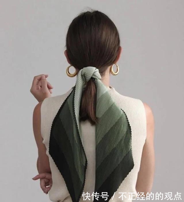 短发 40女人尽量少留长发、烫小卷,今年这3种发型正火,减龄特洋气