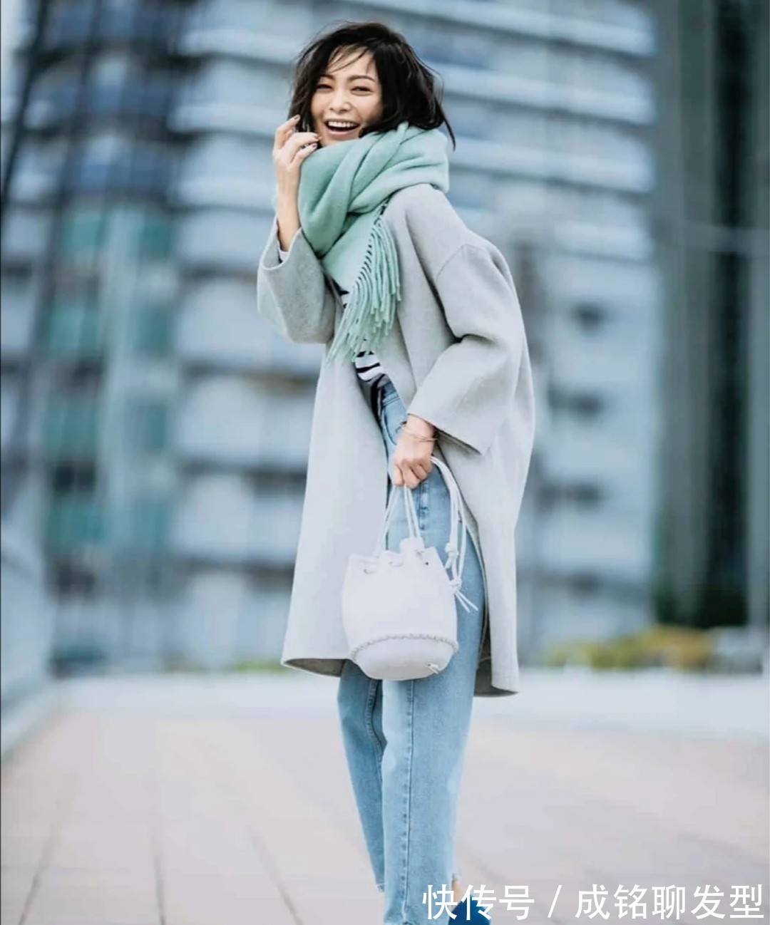 冬天|四十岁的女人冬天少穿黑色,这种颜色不仅显白,减龄更有高级感