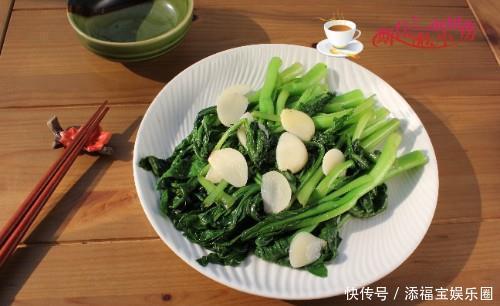 过年也别忘了要吃蔬菜，清脆爽嫩又低脂，清肠刮油，越吃越健康