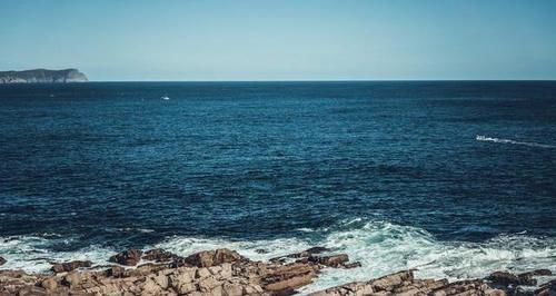 离地球心脏最近的地方，人少景美可一天过四季，是人们的向往之地