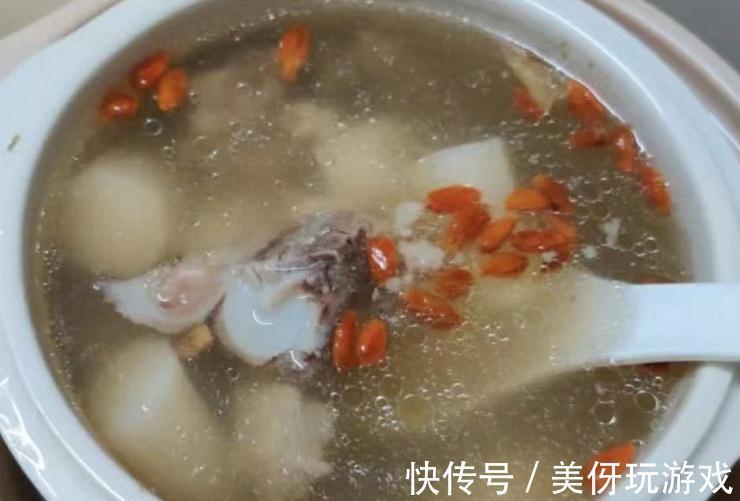 秋季吃肉不如喝汤，鱼汤鸡汤比不上这汤，滋补润燥，让你轻松过秋