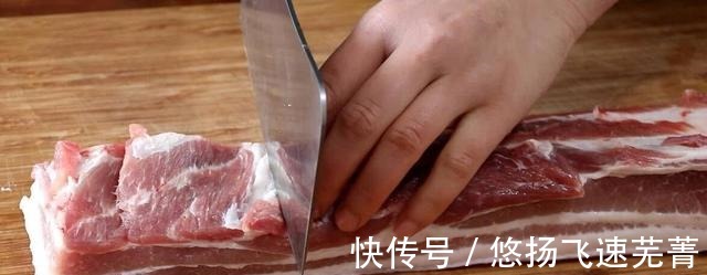 猪肉|最近爆火的脆皮烤五花肉,在家没有烤箱也能做,简单又美味!
