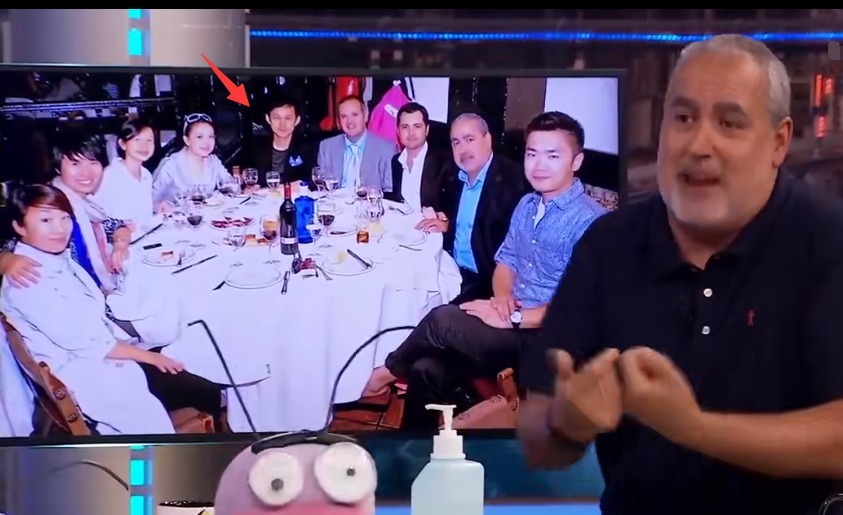 离开了滤镜的何炅长这样，《快本》抄袭被国外公开处刑，太丢人！